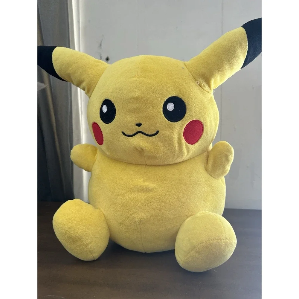 Pokemon Center Pikachu LifeSize Plush Toy‎ EXCELLENT CONDITION